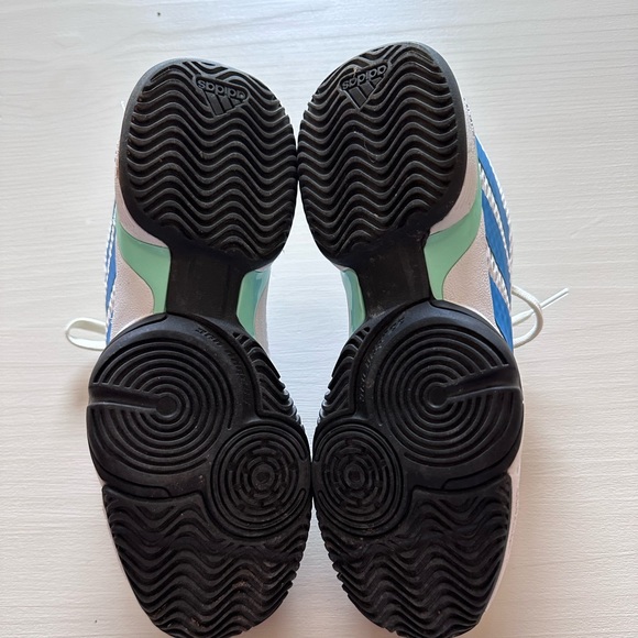 ADIDAS BARRICADE (SIZE 2) TENNIS SHOES - Picture 2 of 3